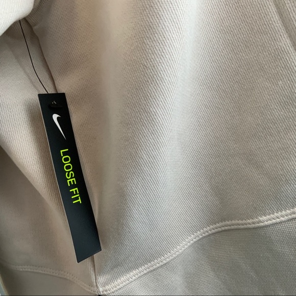 Nike Plus Versa Crewneck Sweatshirt NWT - Picture 9 of 12